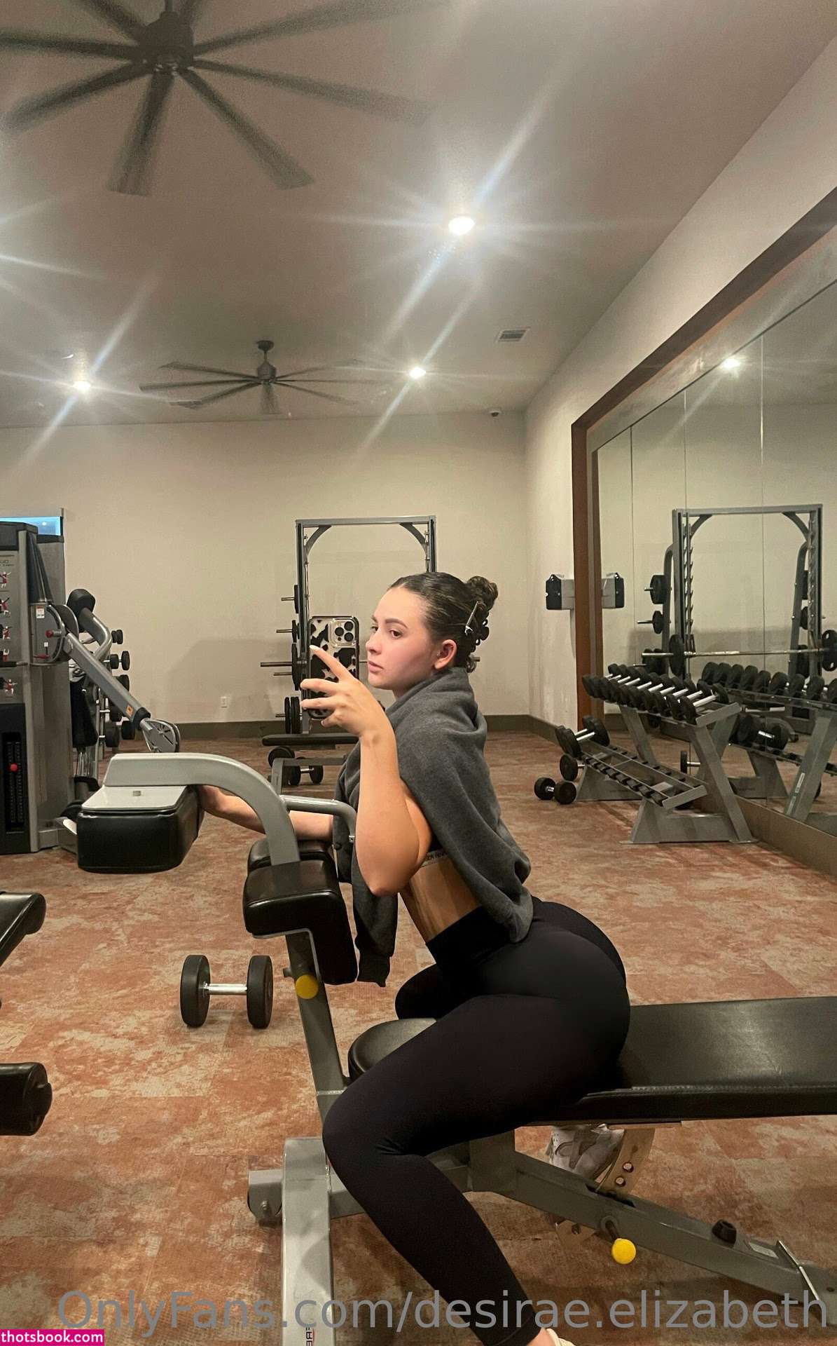 Desirae Elizabeth Photo #10