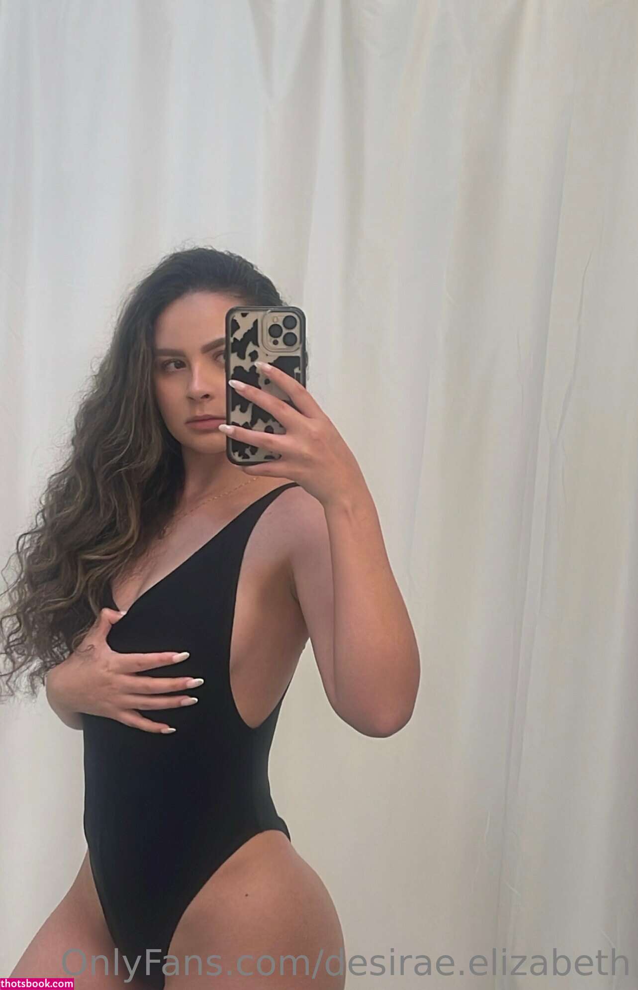 Desirae Elizabeth Photo #16