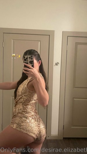 Desirae Elizabeth Photo #14
