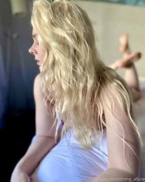 Strong Allure Photo #250