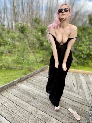 Strong Allure Photo #347