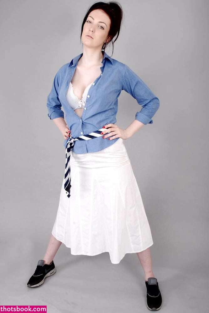 Alice Brookes Photo #38