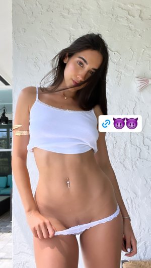 Izzy Green Photo #217