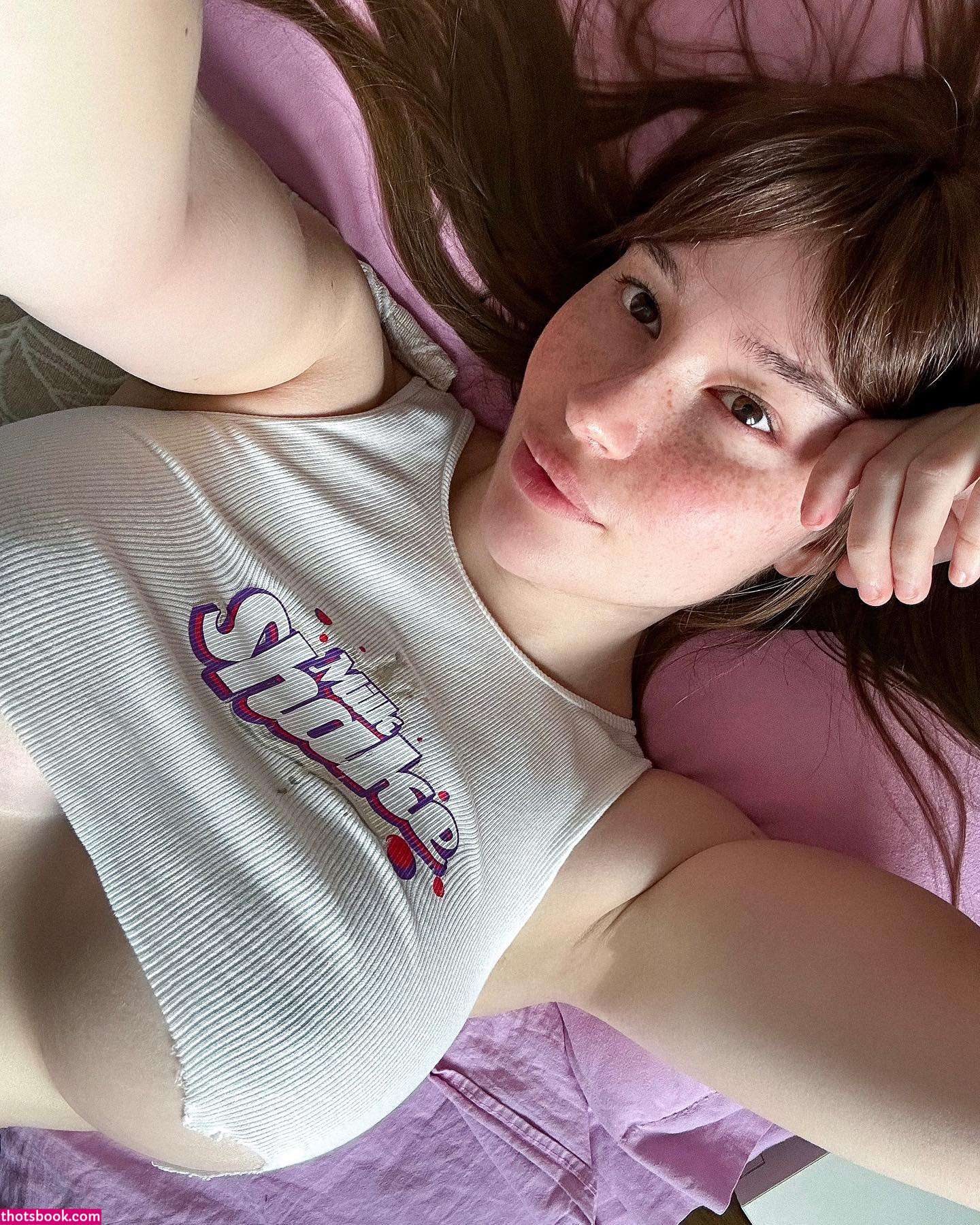 Moonchild77 Photo #13