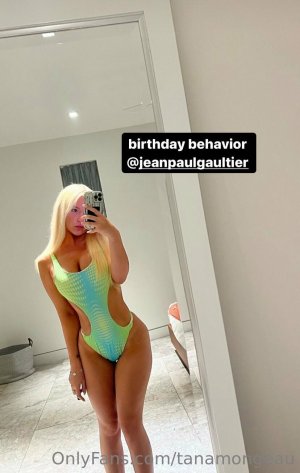 Tana Mongeau Photo #34