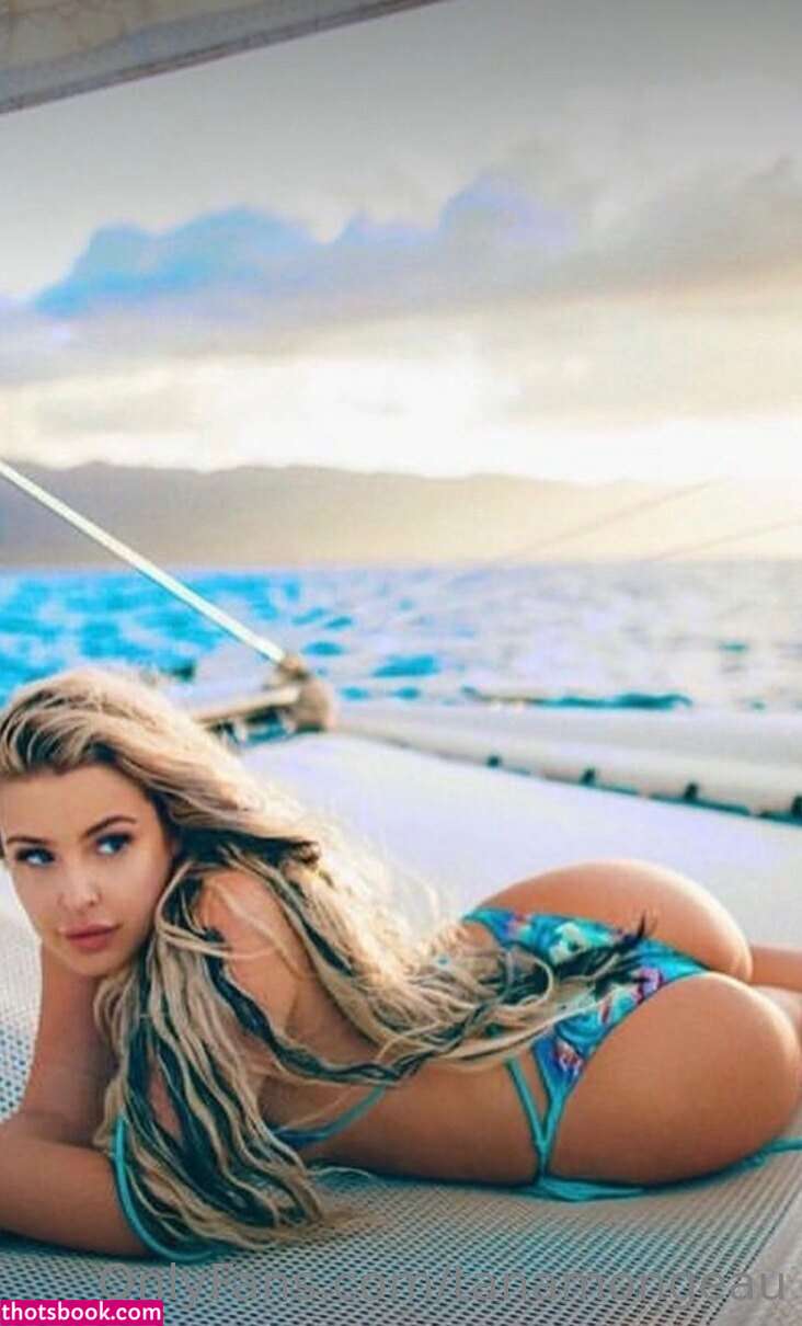 Tana Mongeau Photo #40