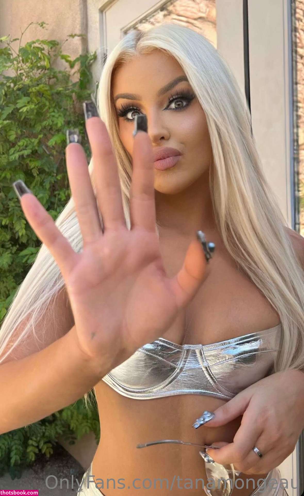 Tana Mongeau Photo #74
