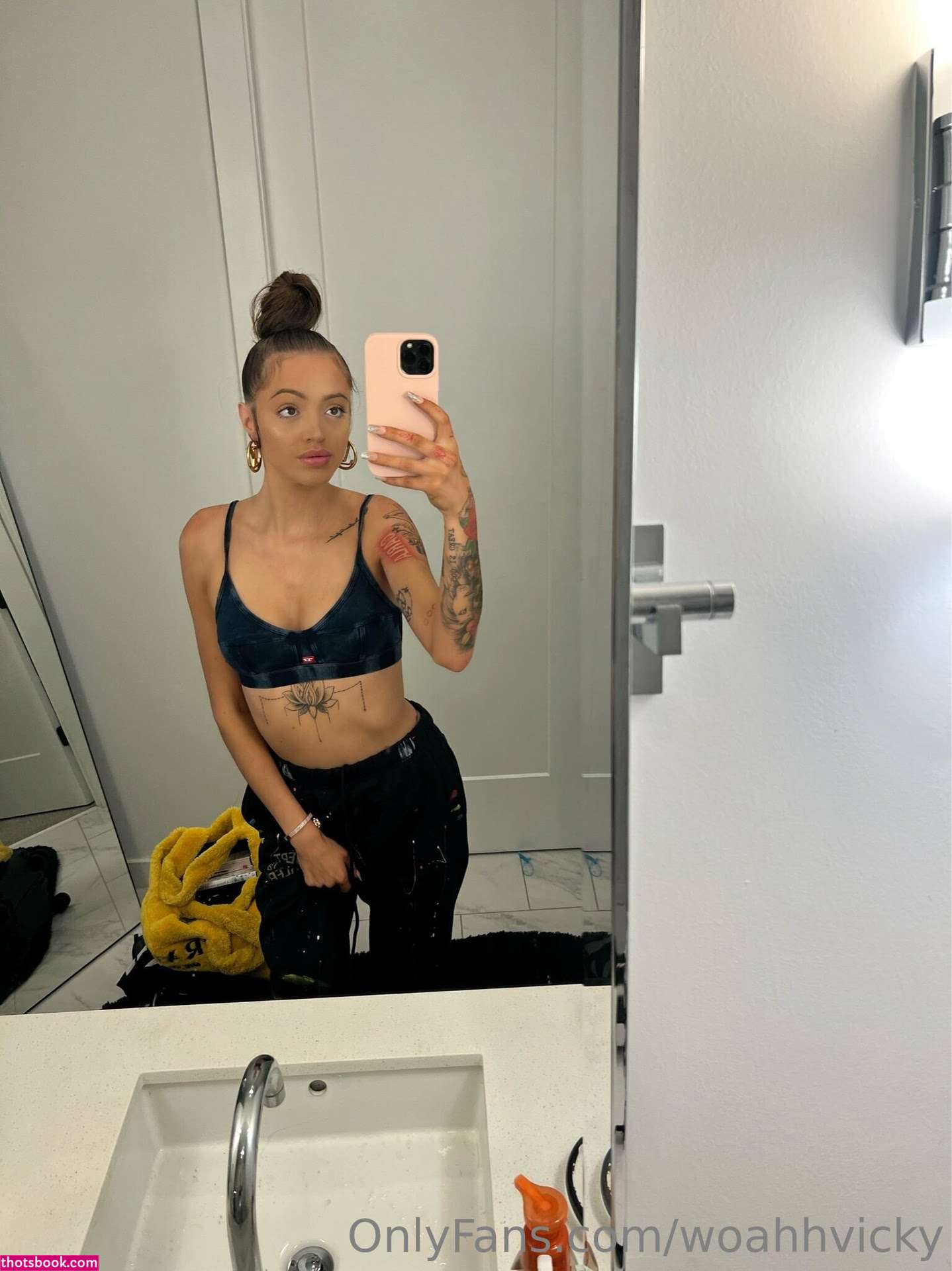 Woah Vicky Photo #96