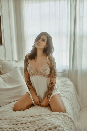 Arryn Zech Photo #492