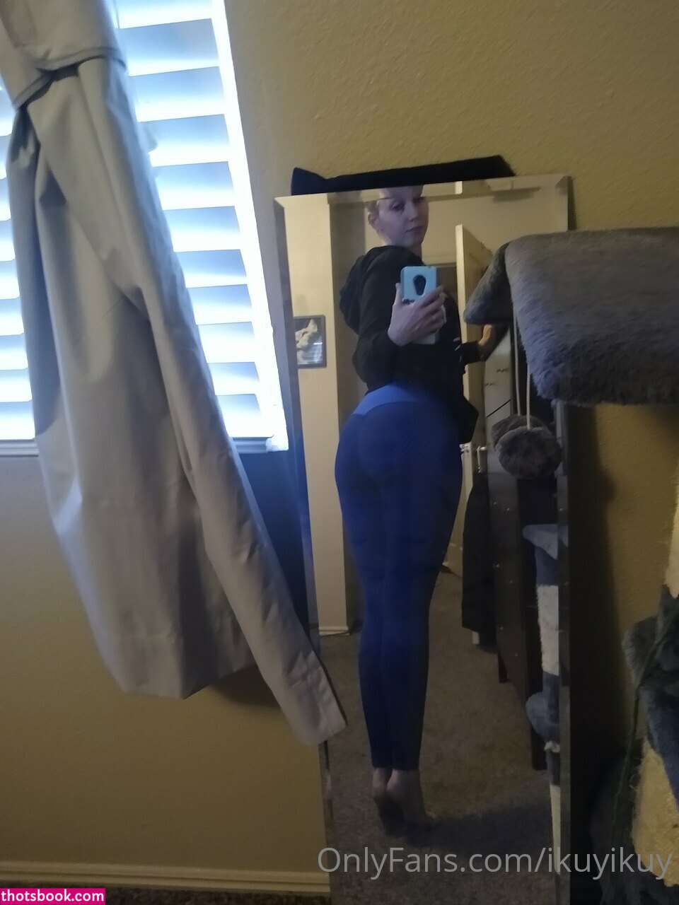 Ikuy Cosplayer Photo #12