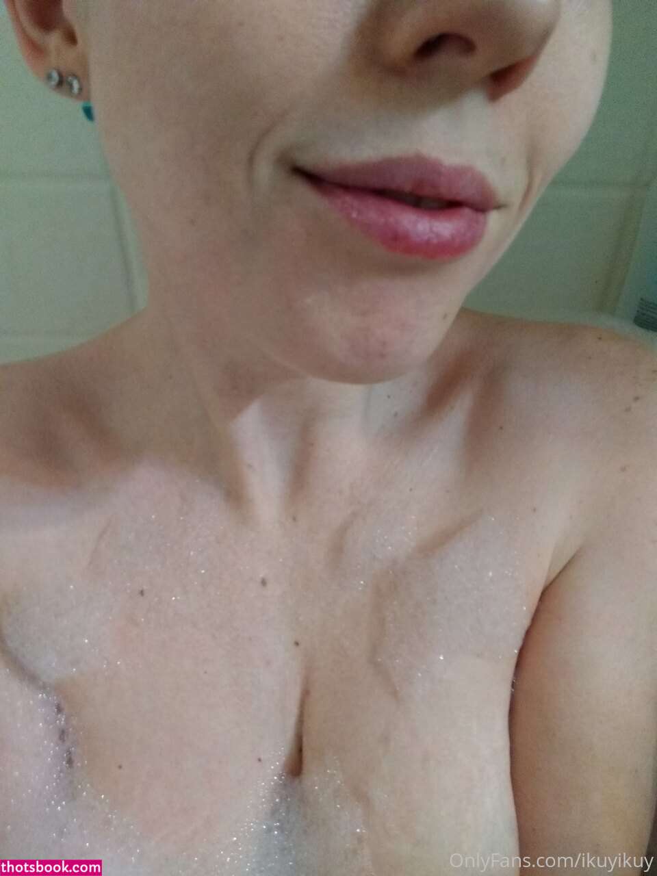 Ikuy Cosplayer Photo #27