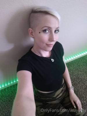 Ikuy Cosplayer Photo #35