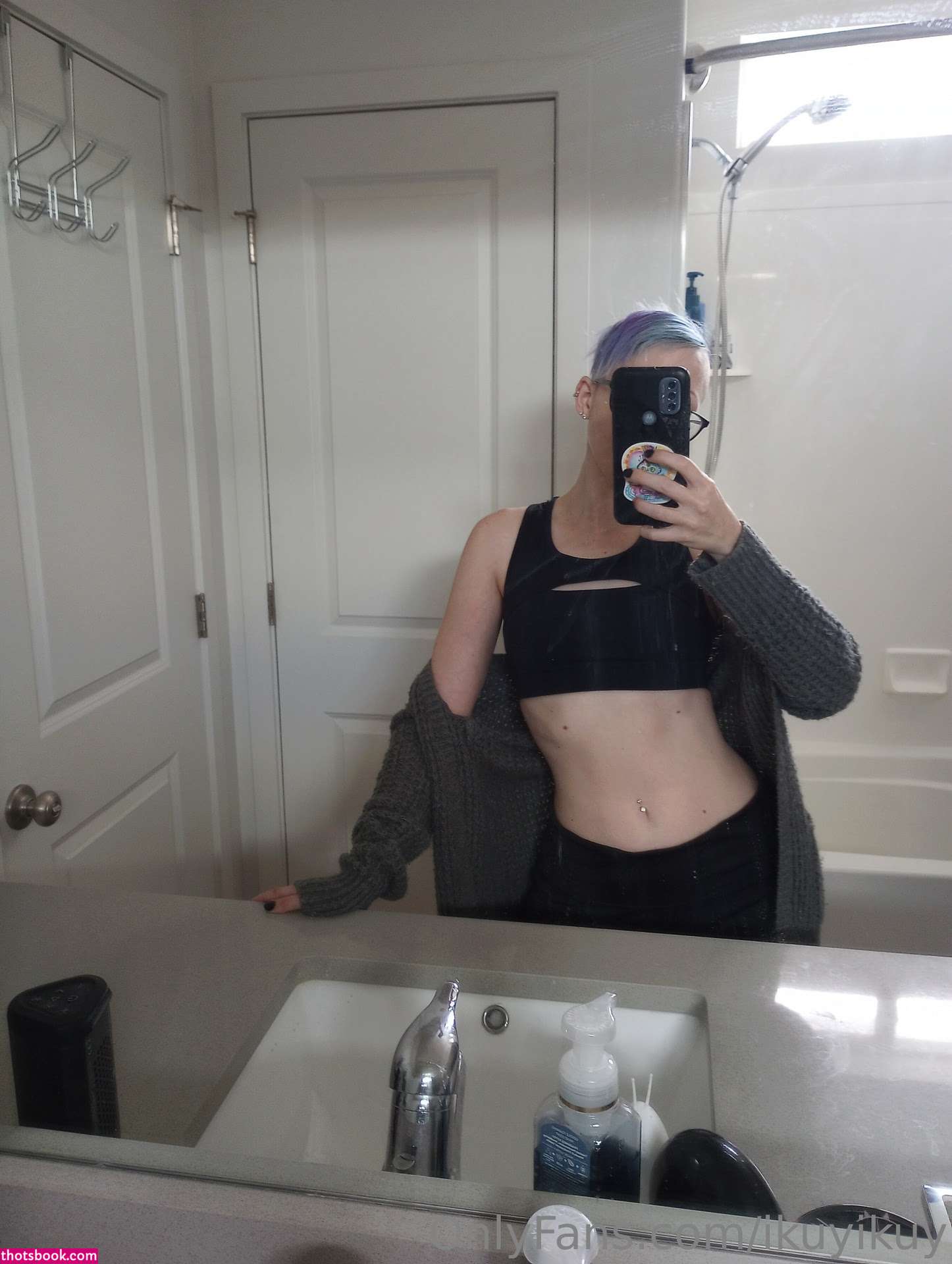 Ikuy Cosplayer Photo #48