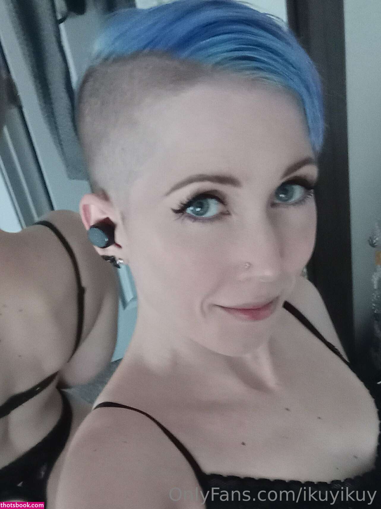 Ikuy Cosplayer Photo #58