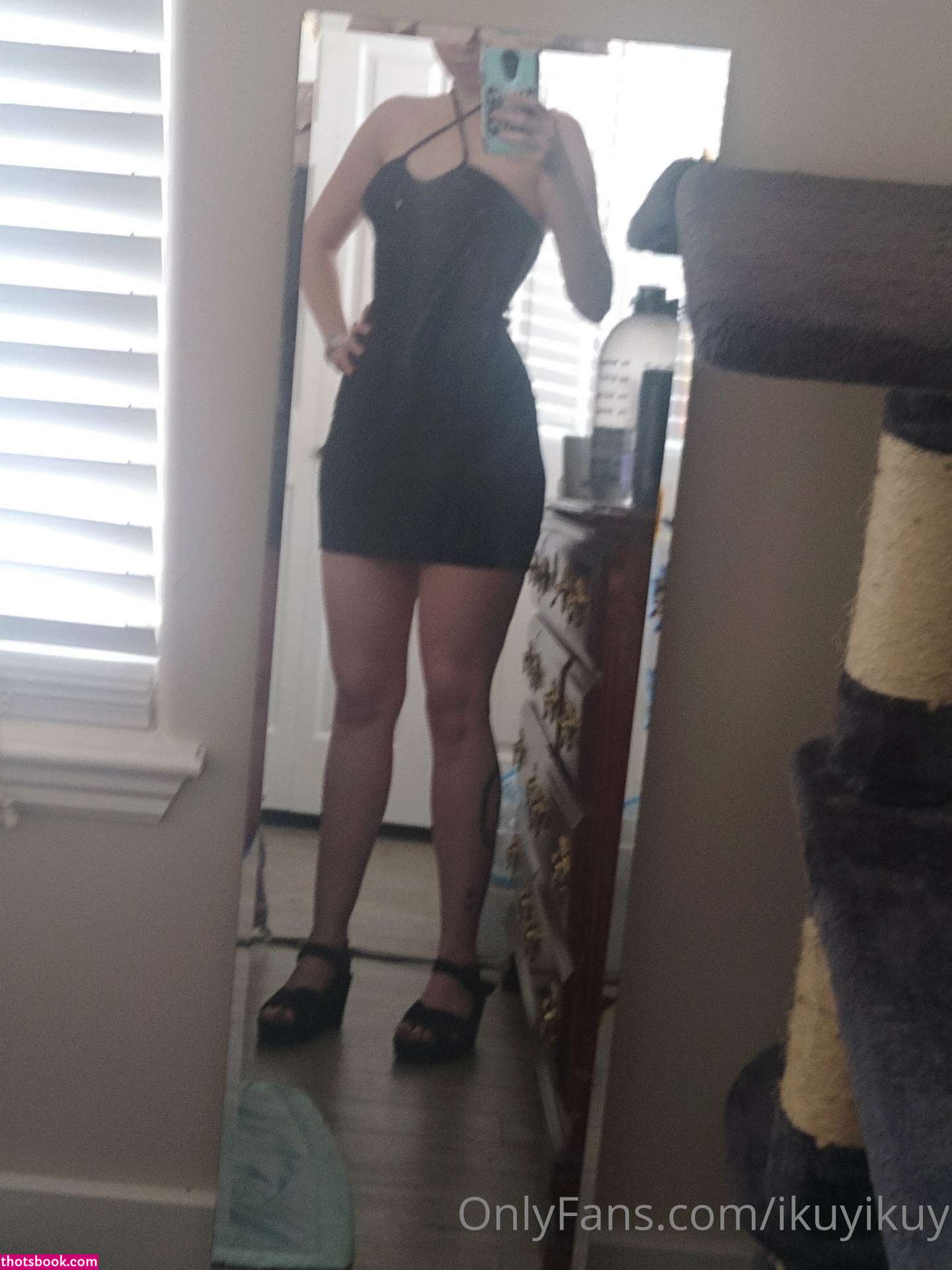 Ikuy Cosplayer Photo #73