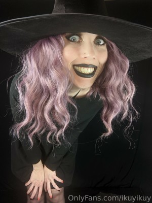 Ikuy Cosplayer Photo #51