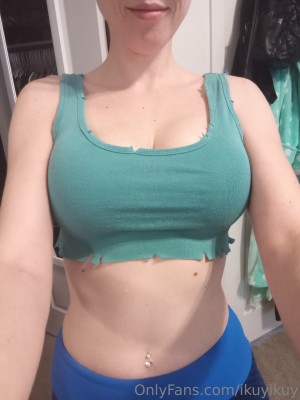 Ikuy Cosplayer Photo #70