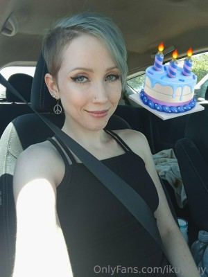 Ikuy Cosplayer Photo #97