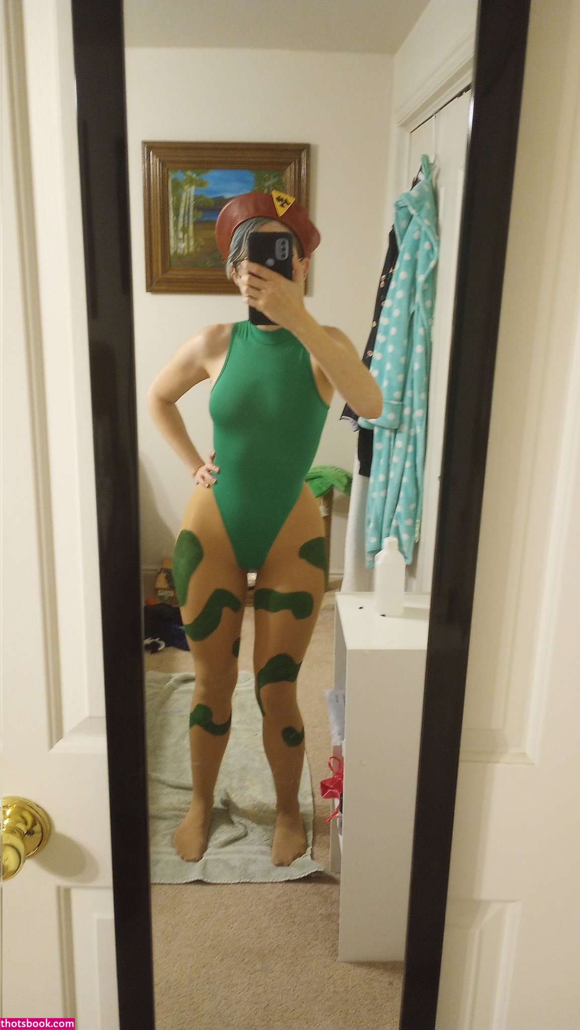 Ikuy Cosplayer Photo #104