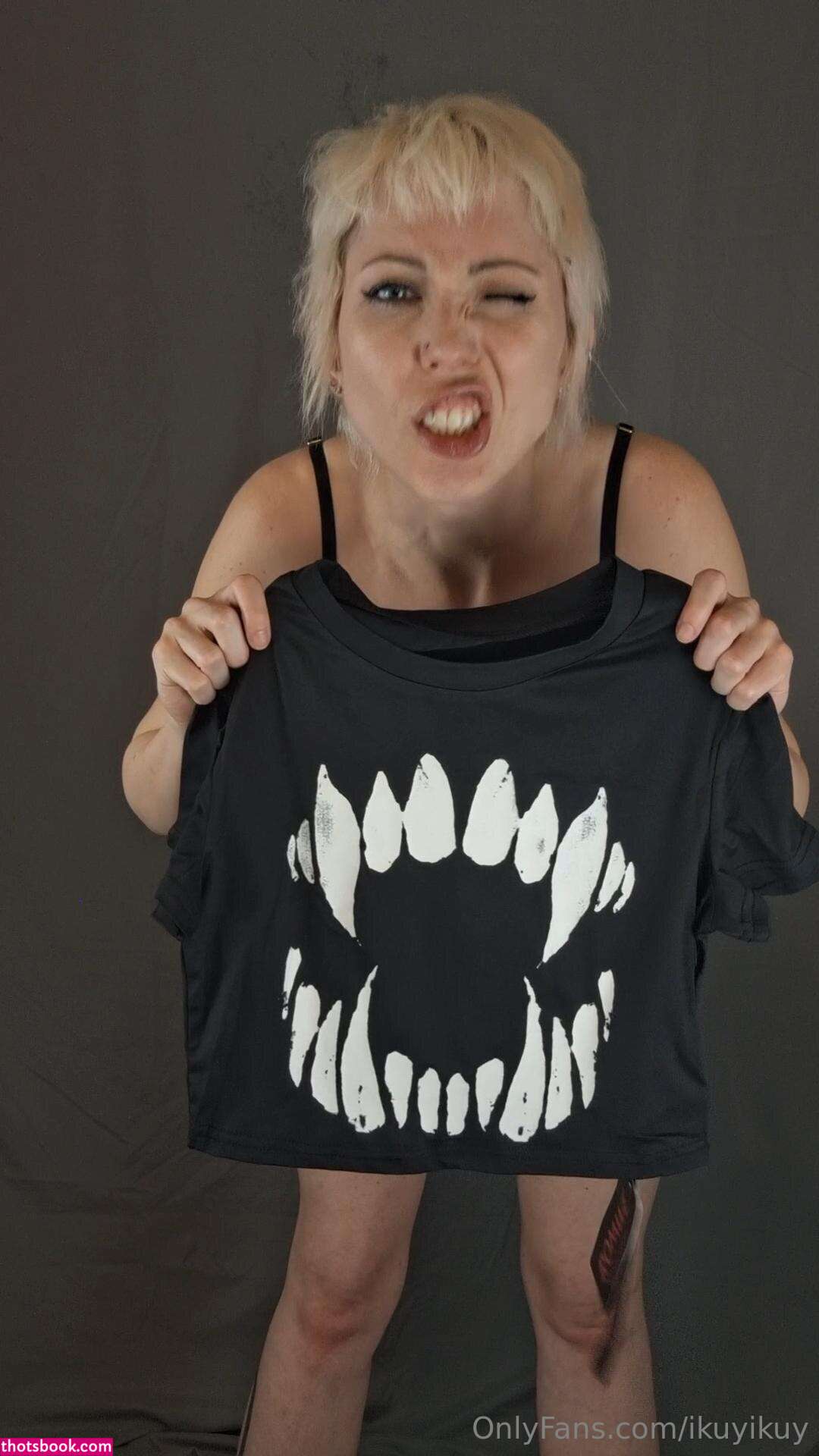 Ikuy Cosplayer Photo #116