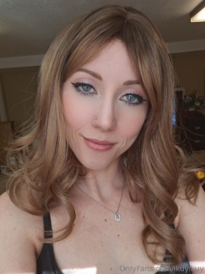 Ikuy Cosplayer Photo #115