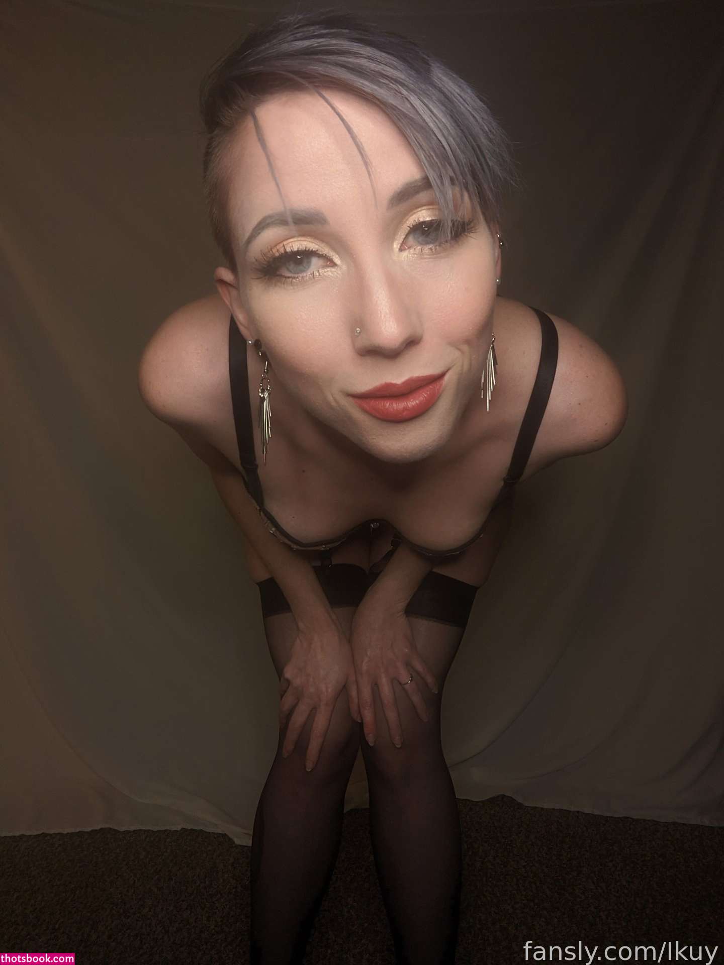 Ikuy Cosplayer Photo #122