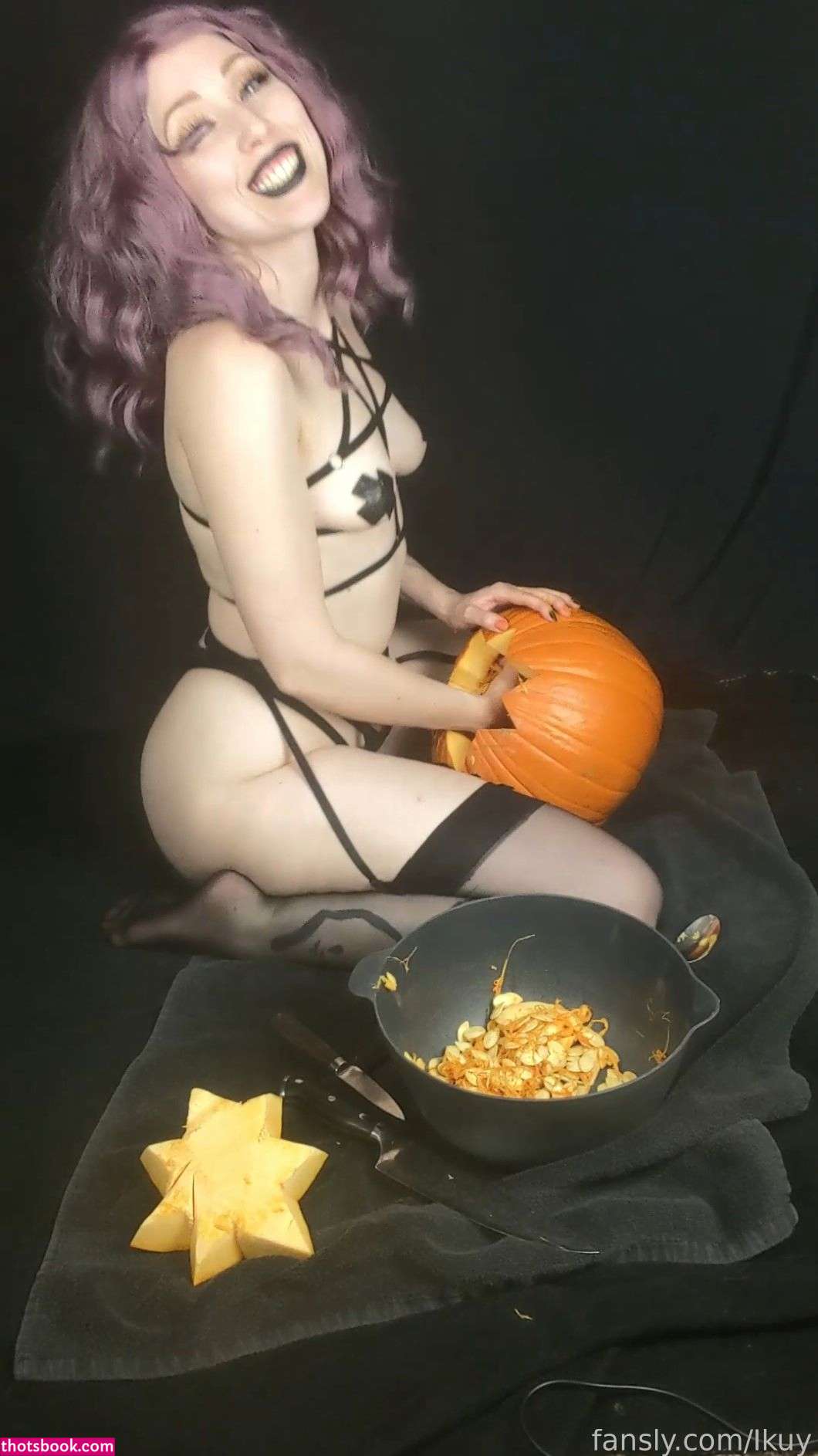 Ikuy Cosplayer Photo #123