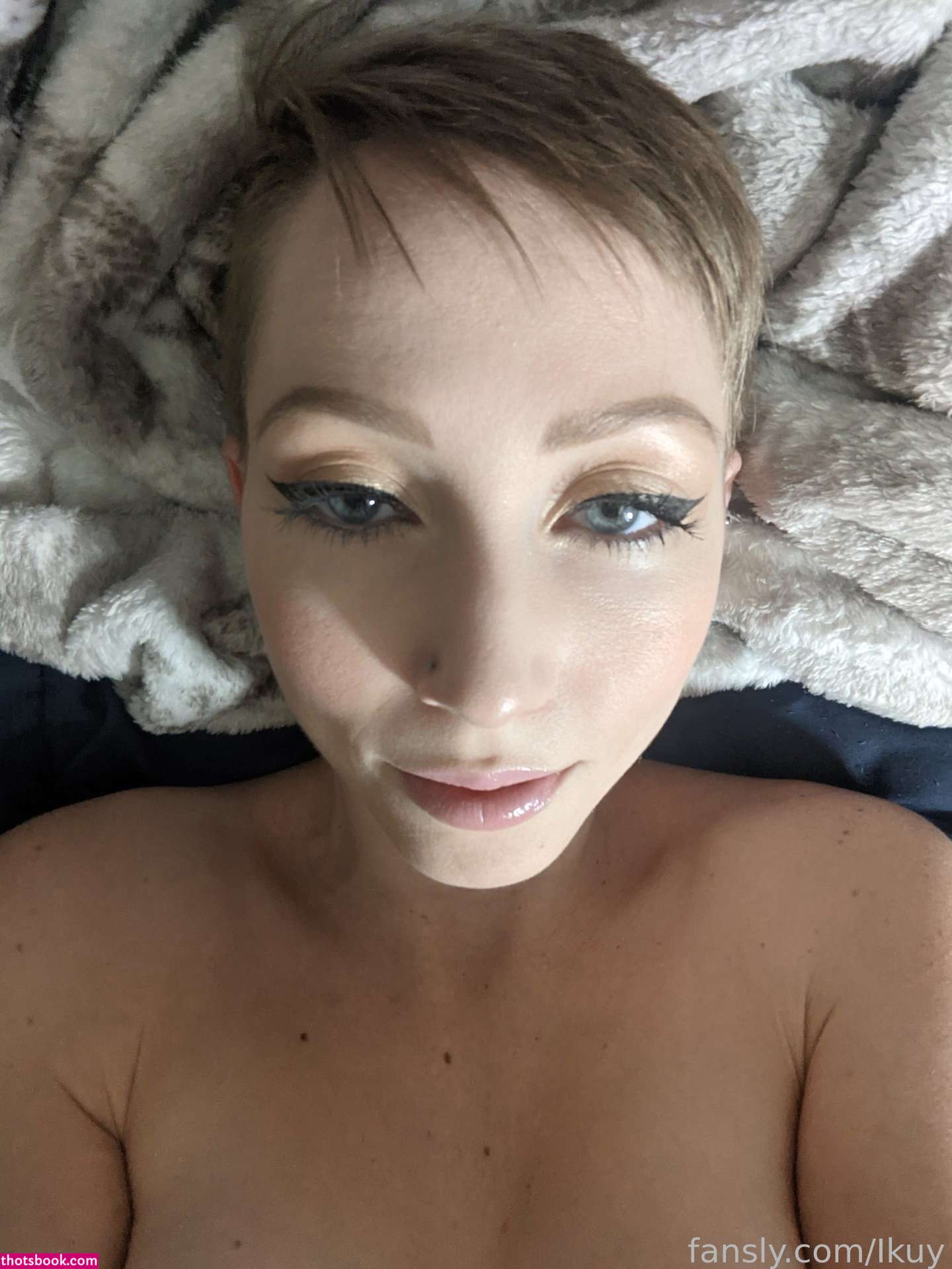 Ikuy Cosplayer Photo #126