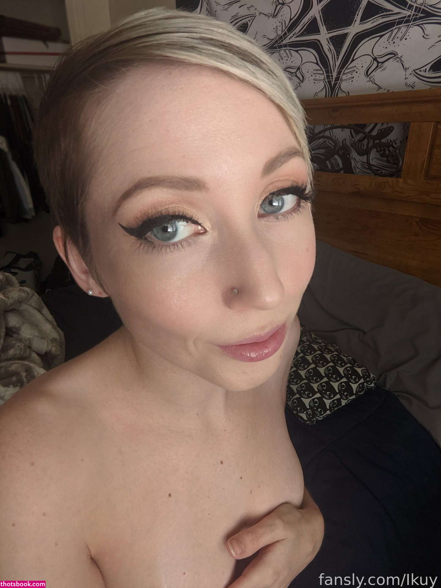 Ikuy Cosplayer Photo #137