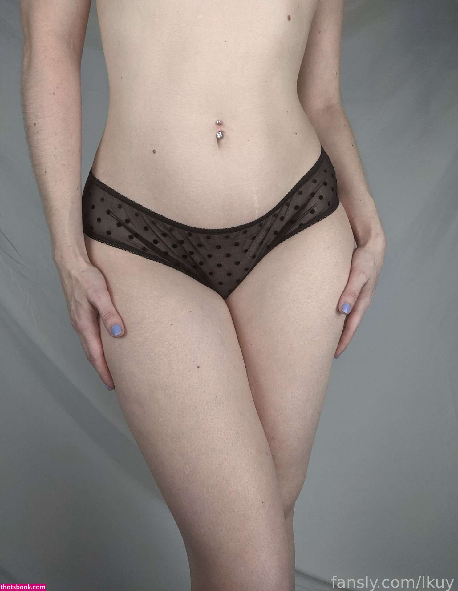 Ikuy Cosplayer Photo #138