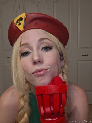 Ikuy Cosplayer Photo #147