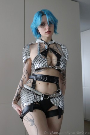 Lyra Crow Photo #633