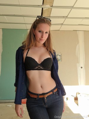 Allie Surfer Photo #123