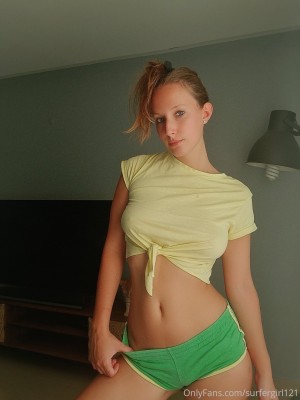 Allie Surfer Photo #146