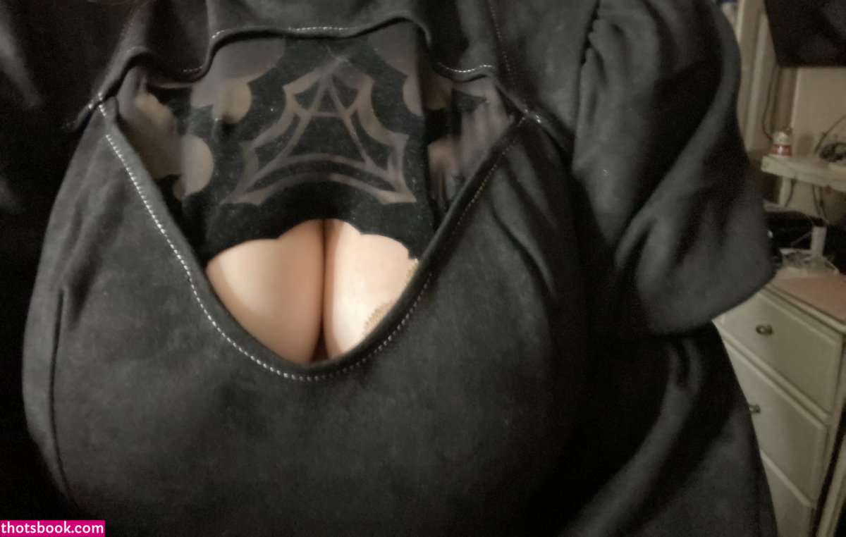 Cottontailva Photo #97