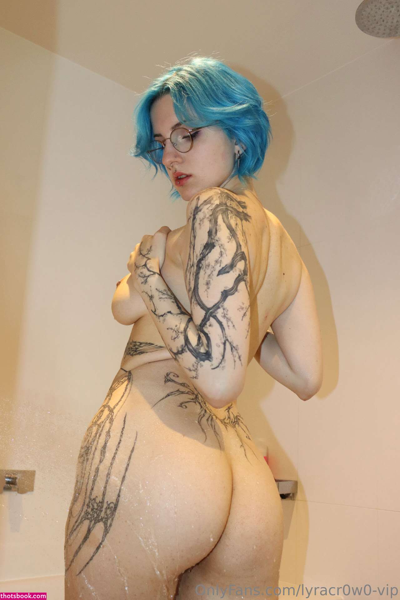 Lyra Crow Photo #676