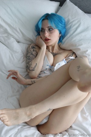 Lyra Crow Photo #686