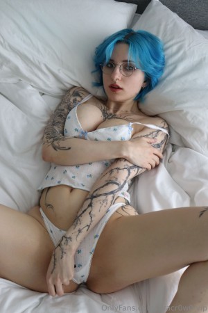 Lyra Crow Photo #698