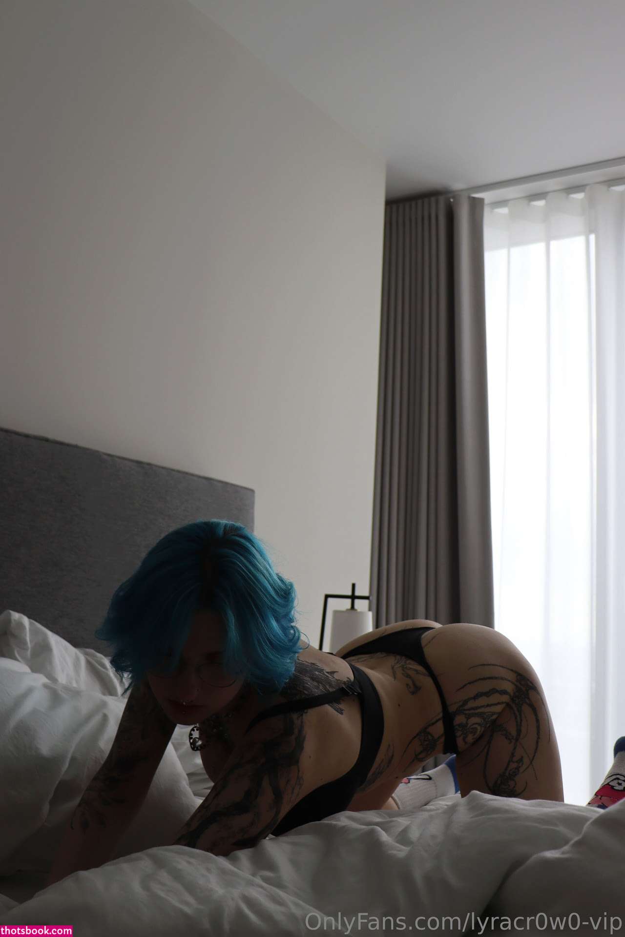 Lyra Crow Photo #702