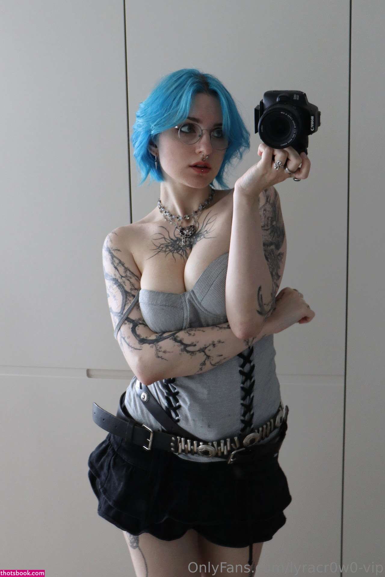 Lyra Crow Photo #714