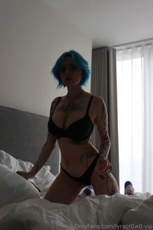 Lyra Crow Photo #715