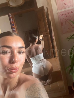 hotchickmeg Photo #2