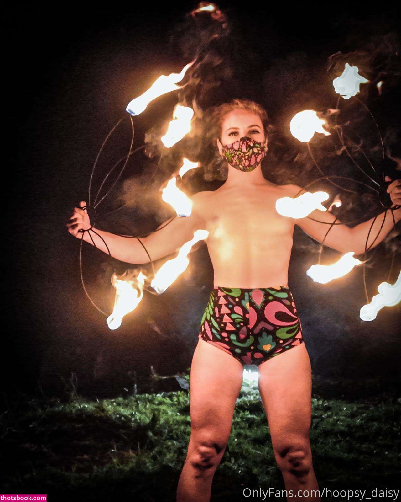 Hoopsydaisy Photo #128