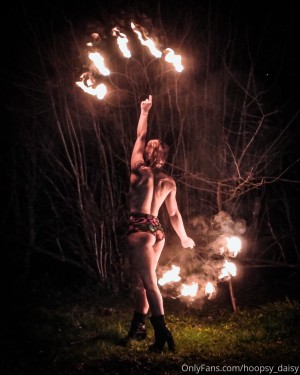 Hoopsydaisy Photo #127