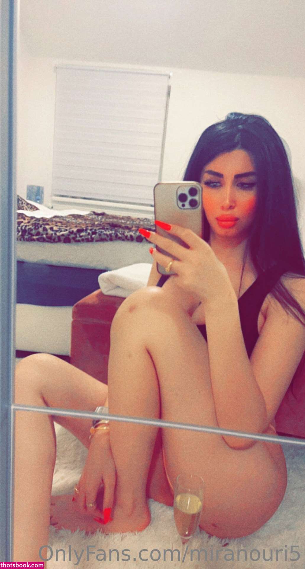 Mira Nouri Photo #48