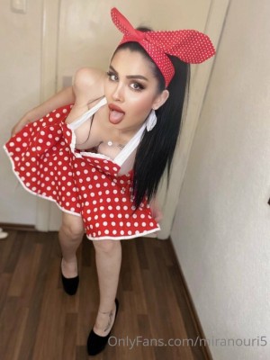 Mira Nouri Photo #72