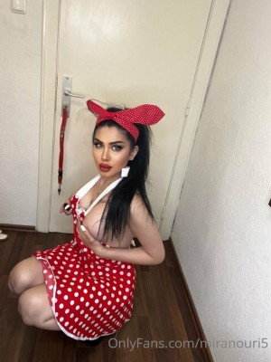 Mira Nouri Photo #77