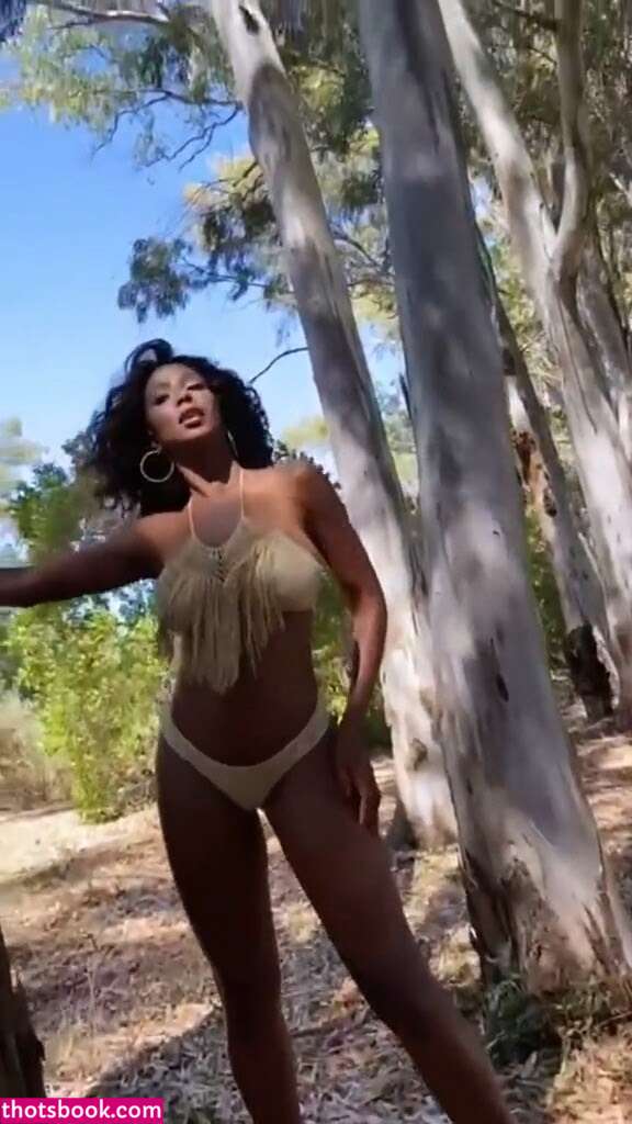 Ainett Stephens Photo #27