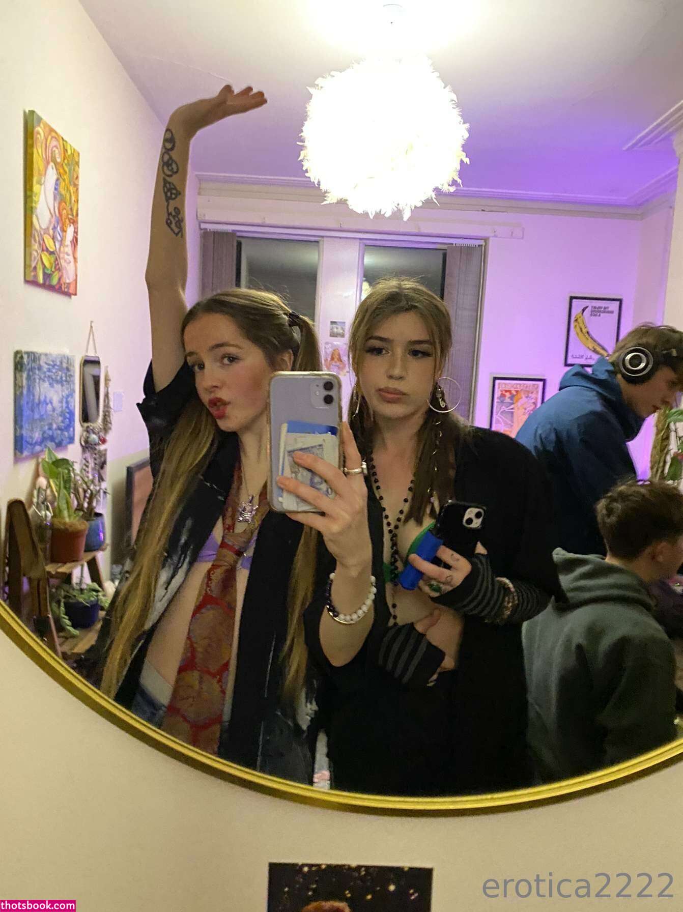 erotica2222 Photo #131