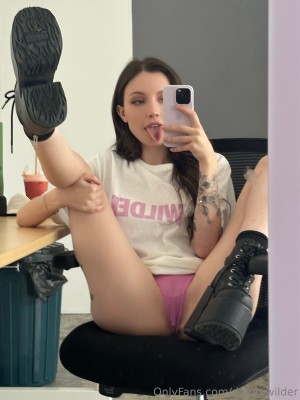 Dainty Wilder Photo #1200